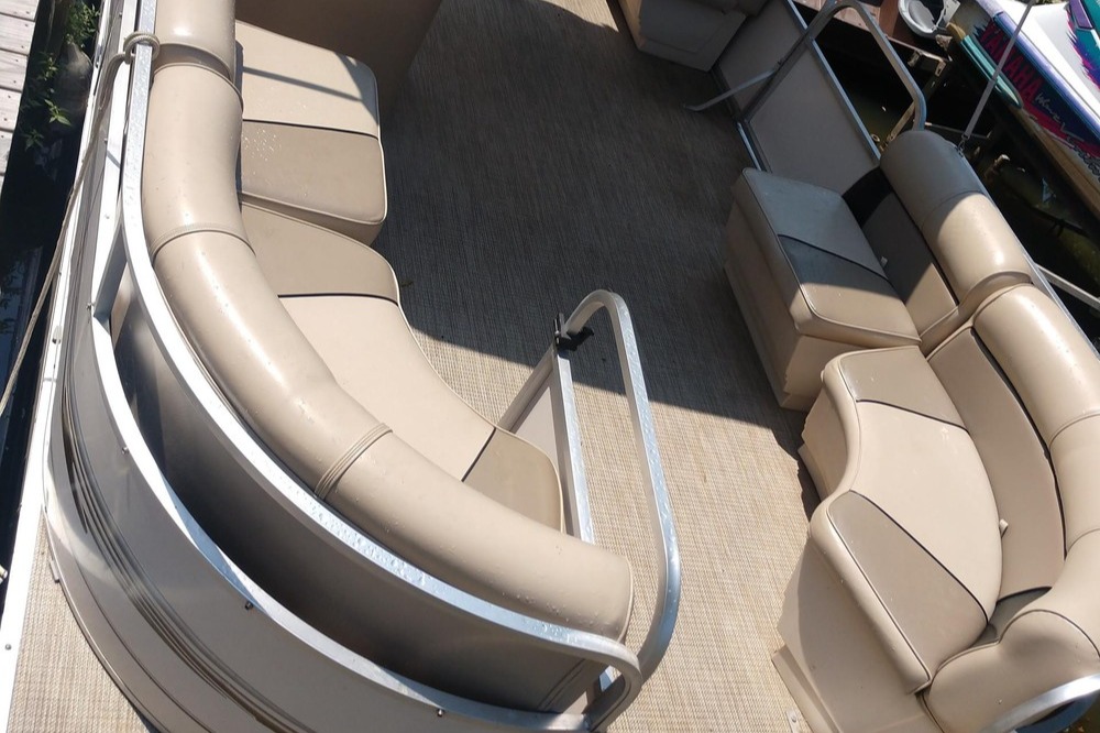 Top Buckeye Lake Boat Rentals from Marinas starting at 140